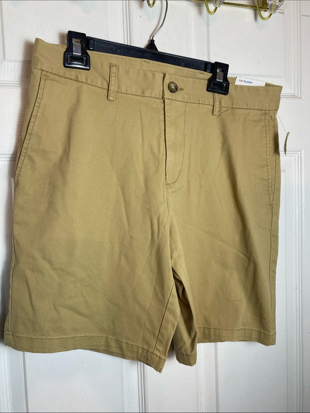 Old Navy Men's Flat Front Shorts in Khaki/Tan